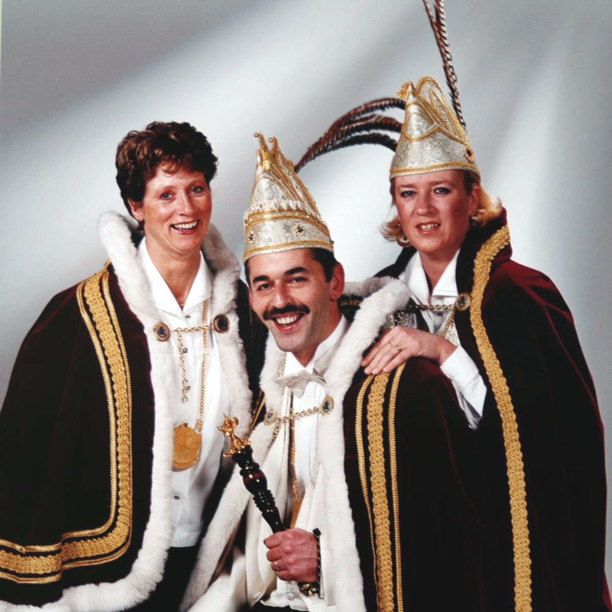 2001<br/>Prins Ruud van Mensvoort,<br/>Prinses Henny Jacobs,<br/>Adjudant Miryam Ector