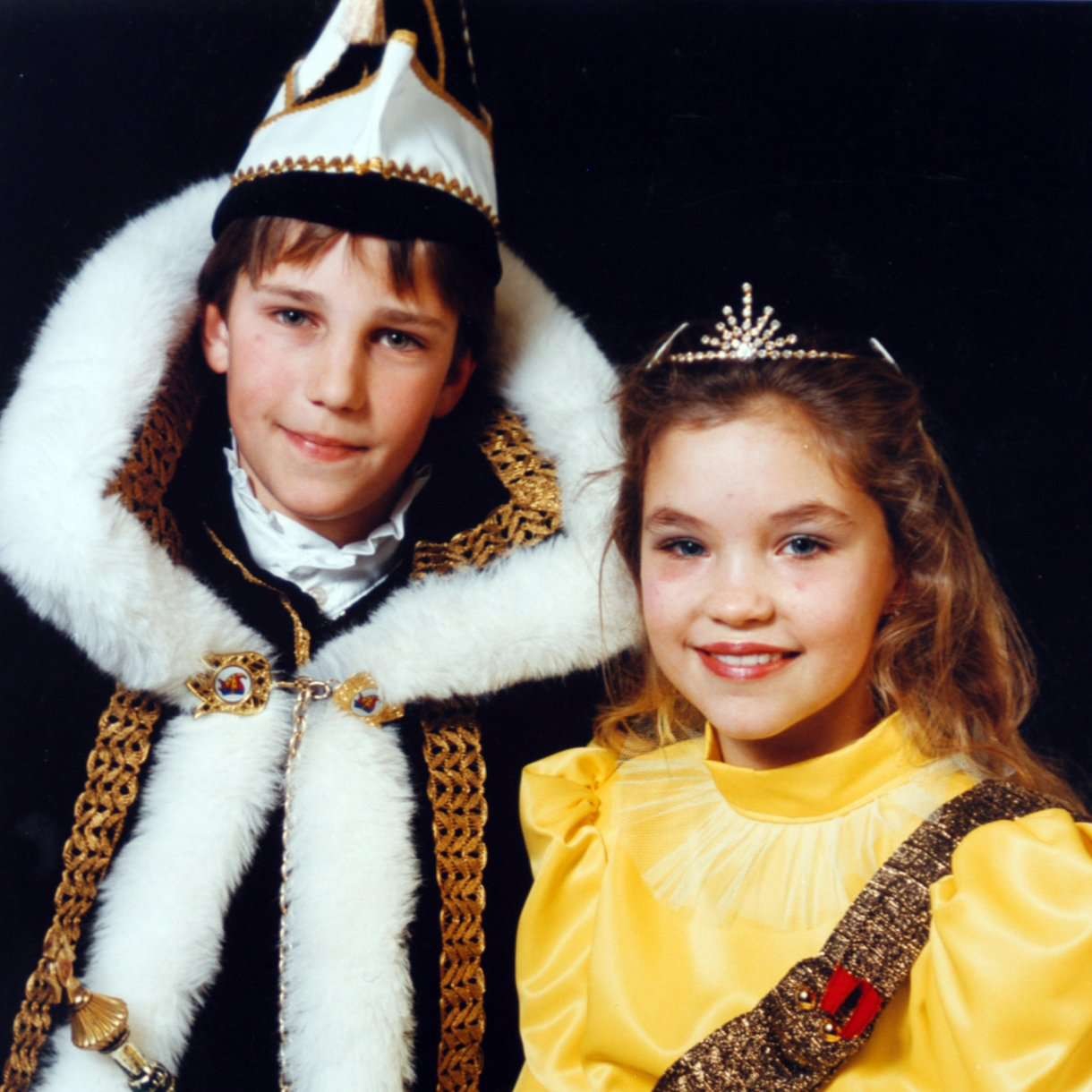 1988<br/>Prins Geert van Gansewinkel,<br/>Prinses Anke Kirkels,<br/>Adjudant Marven Djojodikromo
