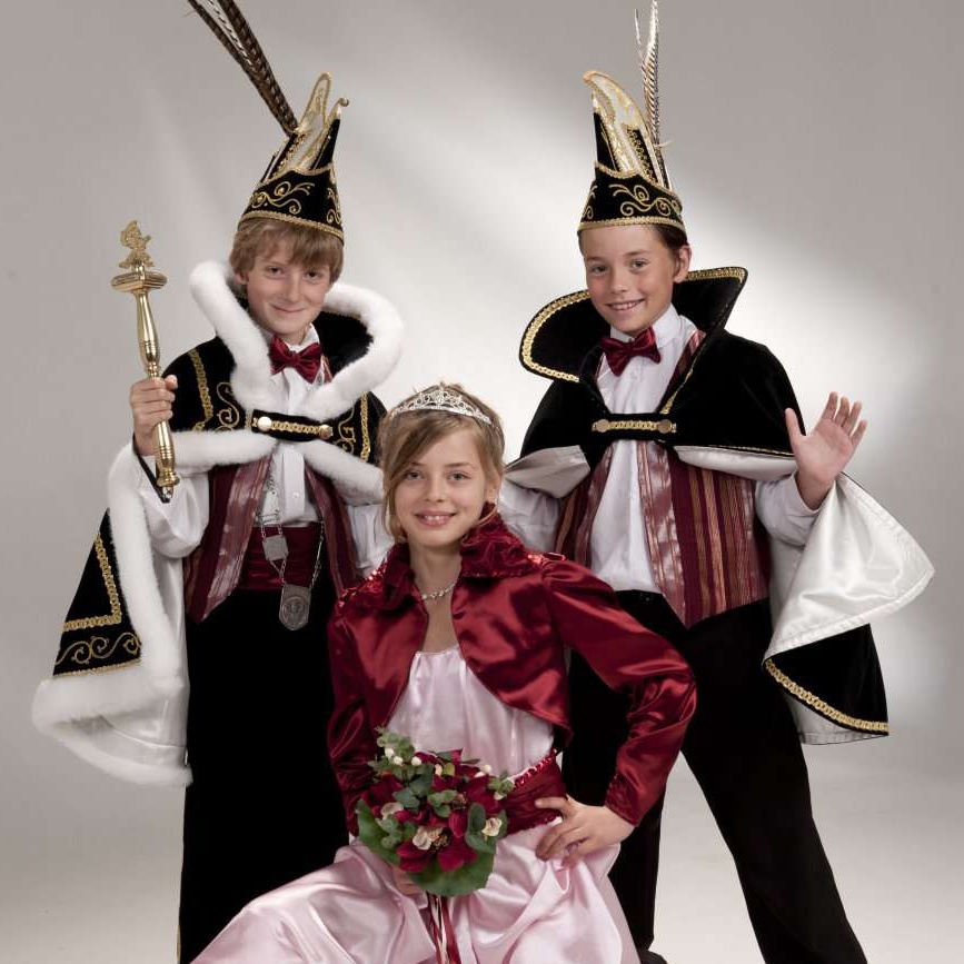 2012<br/>Prins Max Parthesius,<br/>Prinses Lonja van der Zanden,<br/>Adjudant Lars van der Linden