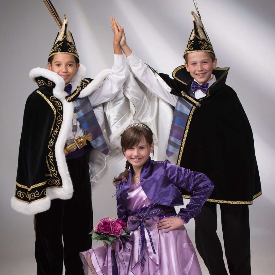 2014<br/>Prins Roan Versluis,<br/>Prinses Fleur van der Linden,<br/>Adjudant Jaron van der Weijden