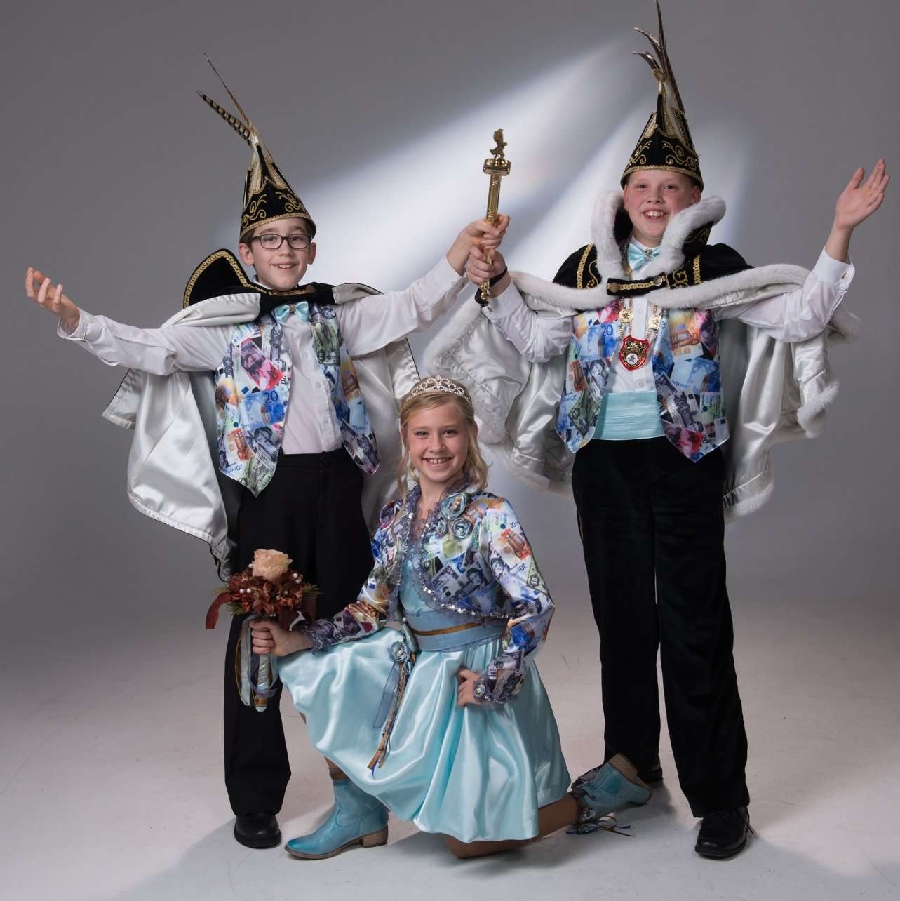 2015<br/>Jeugdprins Mike,<br/>Jeugdprinses Sietske,<br/>Jeugdadjudant Renzo