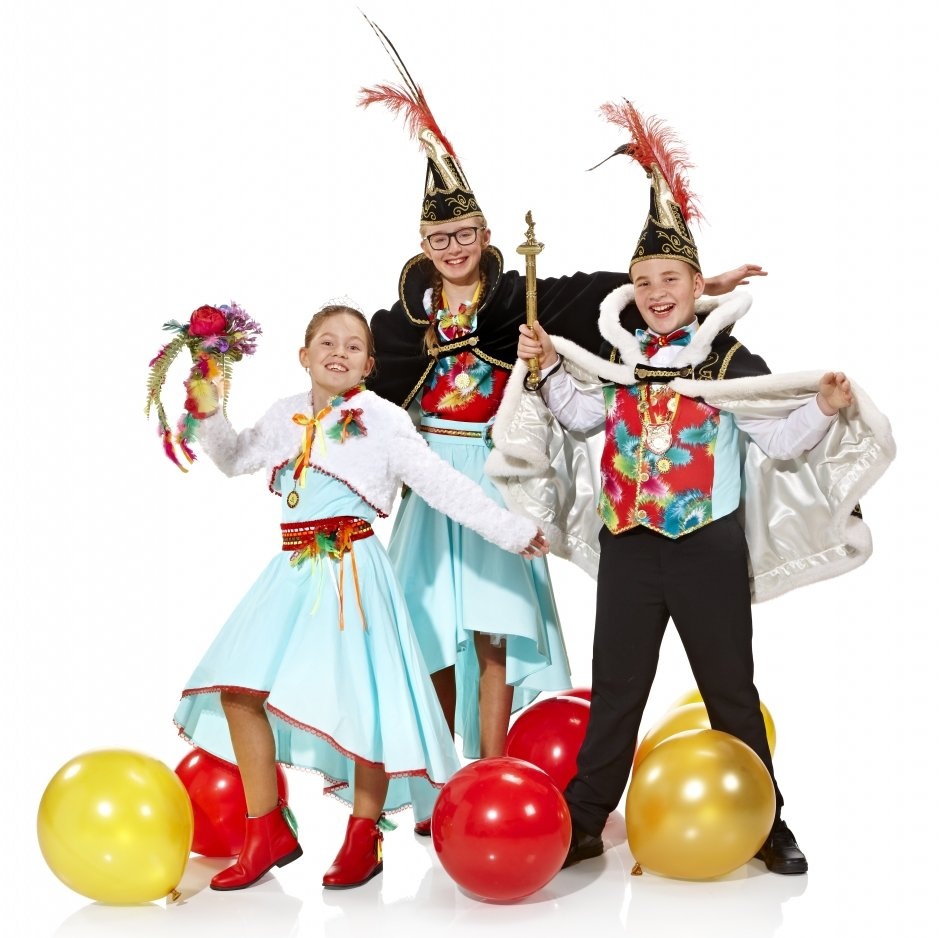 2018<br/>Jeugdprins Mees,<br/>Jeugdprinses Nanouk,<br/>Jeugdadjudant Isa